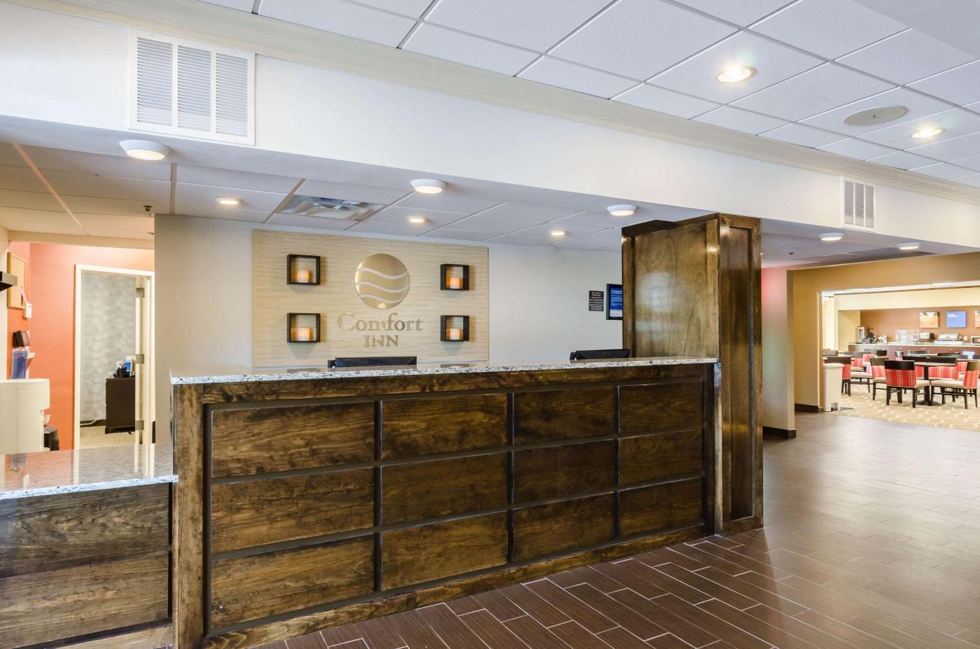 Comfort Inn Randolph-Boston Exterior foto